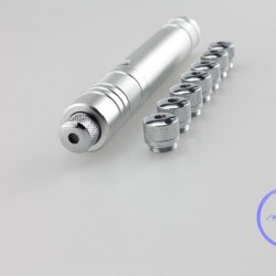 100mw緑レーザーポインターのエネルギーが非常に小さい範囲に集中するので