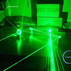 最強緑色レーザーポインター10000mw超高出力グリーンレーザーポインター焦点